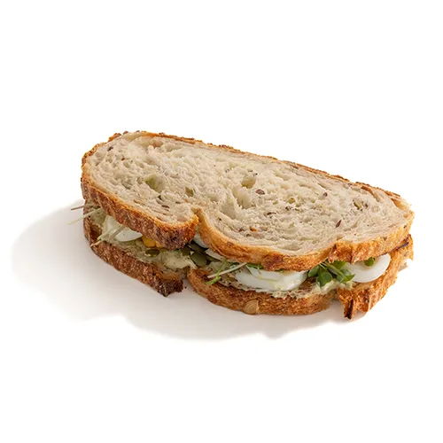 ساندویچ تخم مرغ و آووکادو